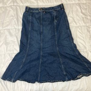 *FREE GIFT W PURCHASE*Vintage Lauren jeans co Ralph Lauren, tulip skirt. Size 6